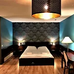 Leikari 3* كوتكا