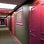 Leikari فندق