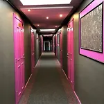 فندق Leikari