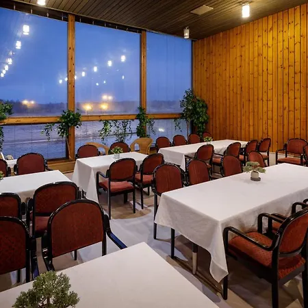 Hotel Leikari 3*