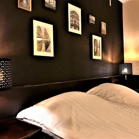 Leikari Hotel