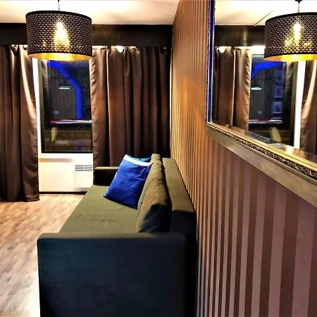 Hotelli Leikari 3*