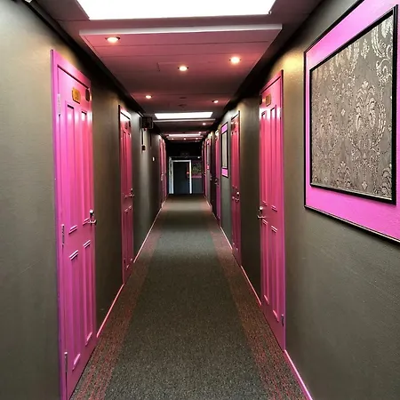 酒店 Leikari